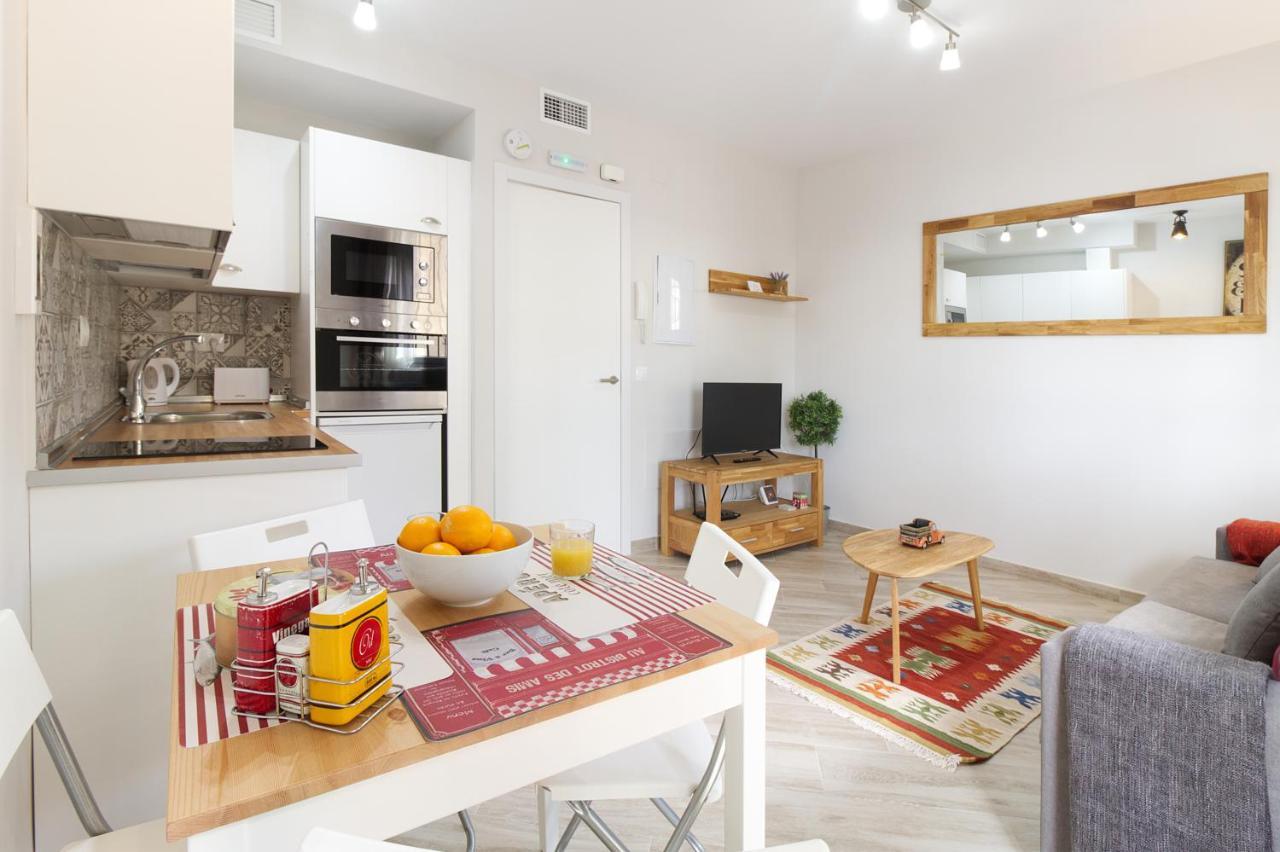 Apartamento Barcelo 21, Parking On Request, Atico With Terrace & Studio With Patio, Center, Breakfast Included, Quite Neighborhood, Bc Málaga Exterior foto